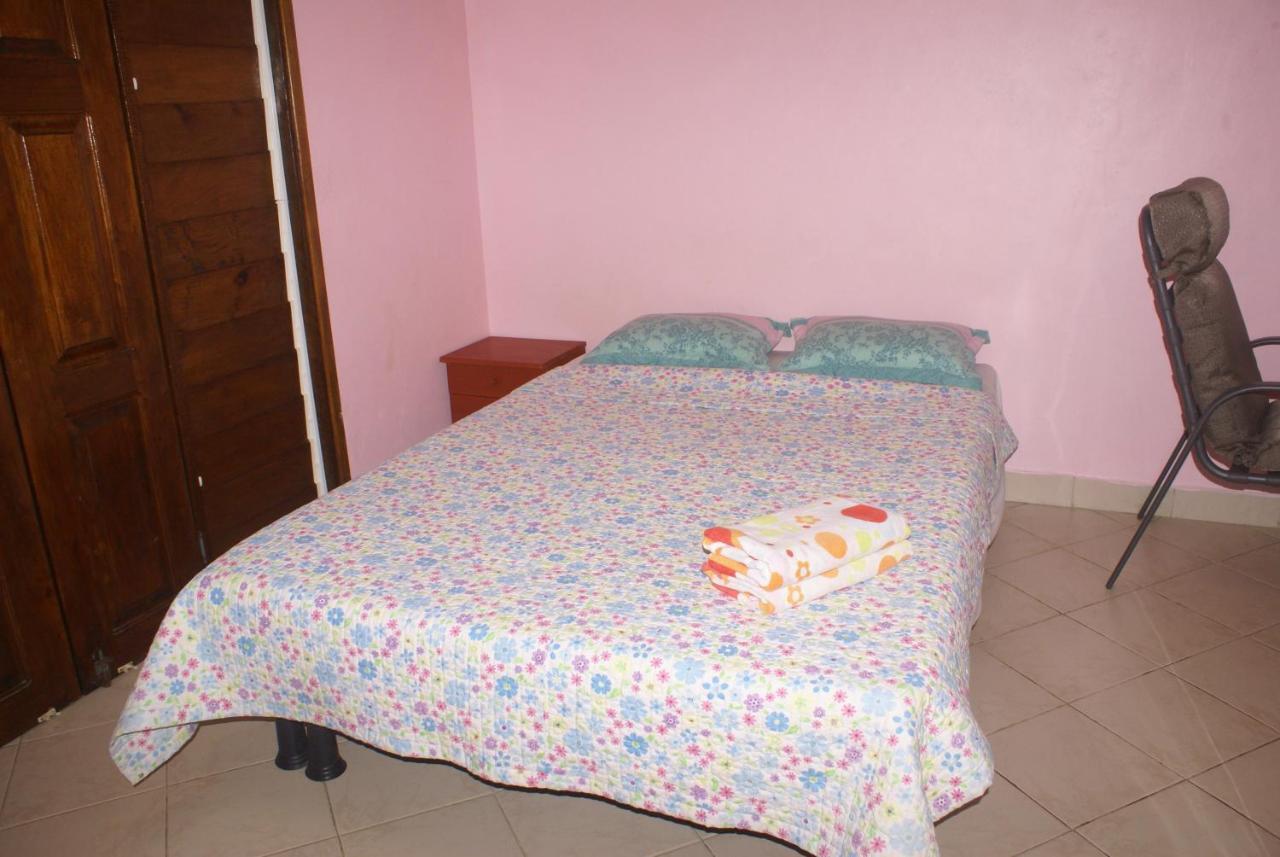 Bluepango Guest House Port Vila Phòng bức ảnh